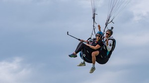 Тандемный полёт: пилот в подвеске TWIN 2 evo и пассажир